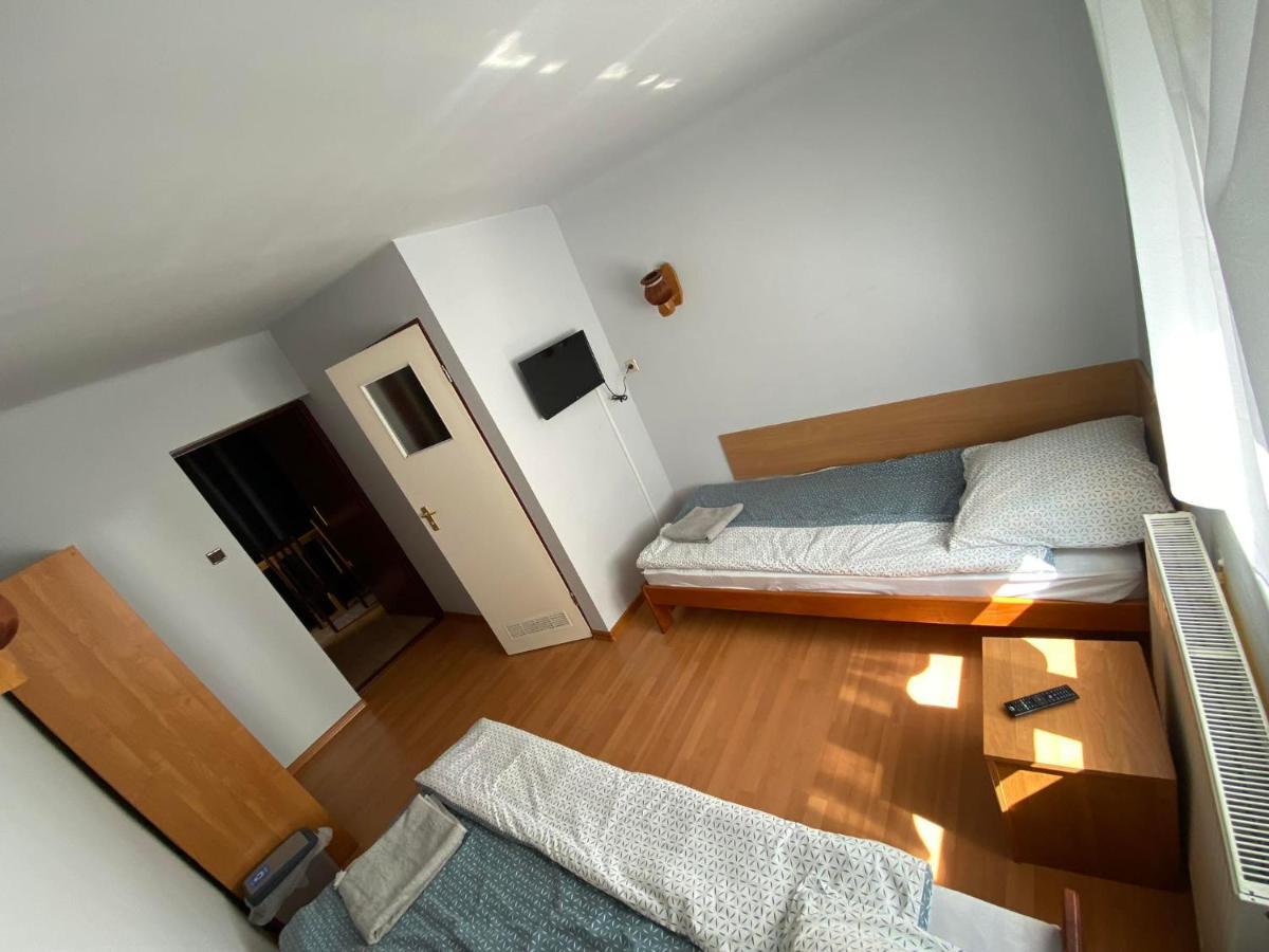 Albergue "U Jedrusia" Zarebow Exterior foto